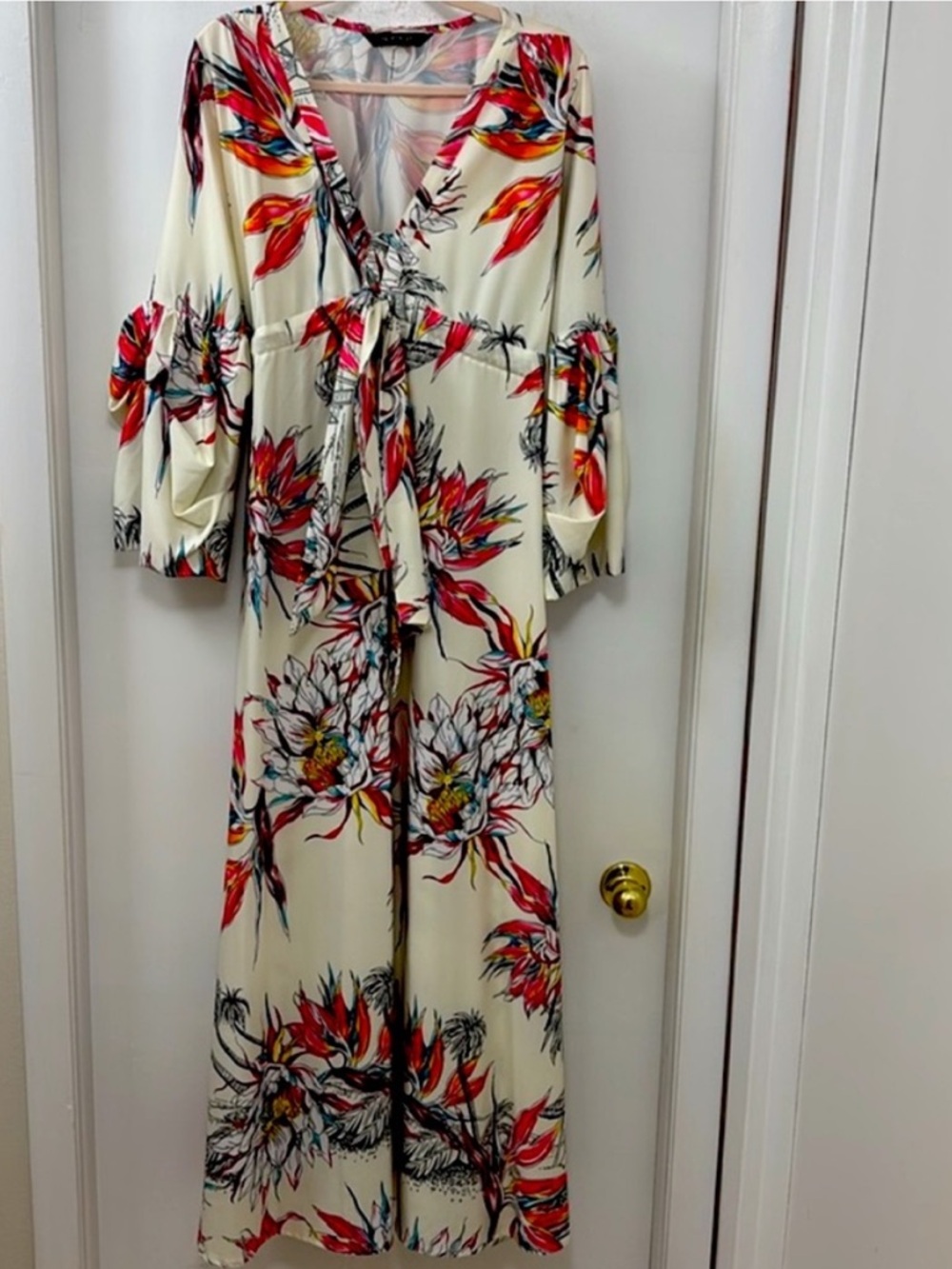Floral V-Neck Tie-Front maxi dress European Size 40 ( US 8-10) - Picture 7 of 7